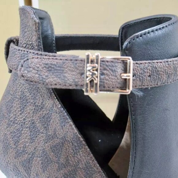 Michael Kors Lawson Open-Toe Heels Booties - Signature Print - Picture 4 of 9